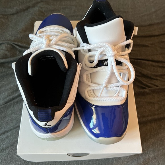 Wmns Air Jordan 11 Retro Low 'Concord Sketch' - Picture 4 of 4
